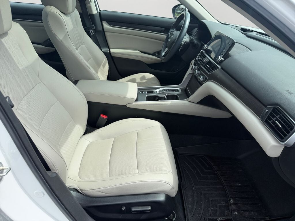 2019 Honda Accord Touring 2.0T CLEAN CARFAX 1 OWNER