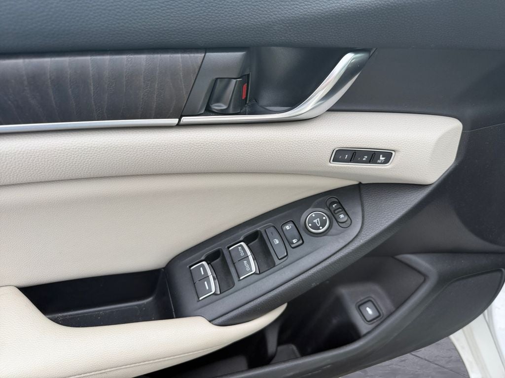 2019 Honda Accord Touring 2.0T CLEAN CARFAX 1 OWNER