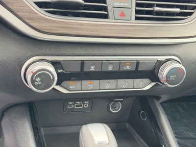2024 Nissan Altima 2.5 SV CLEAN CARFAX / 1 OWNER