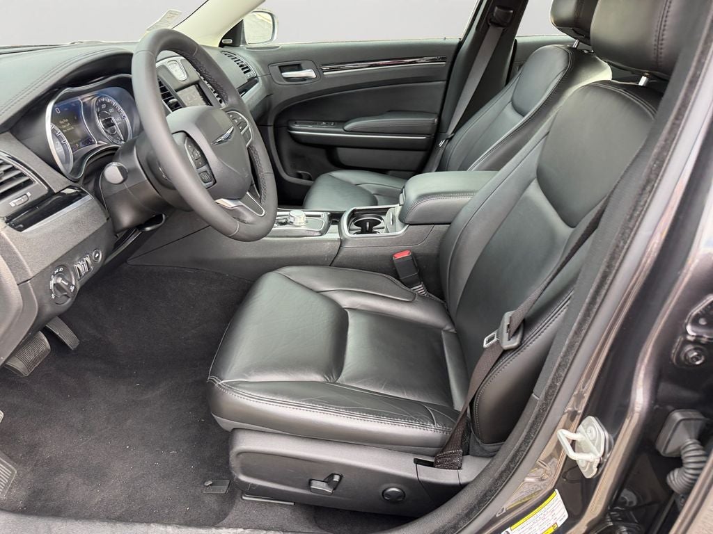 2023 Chrysler 300 Touring