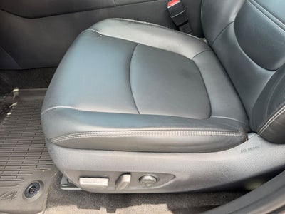 2024 Toyota RAV4 XLE Premium HEATED SEATS / POWER MOONROOF