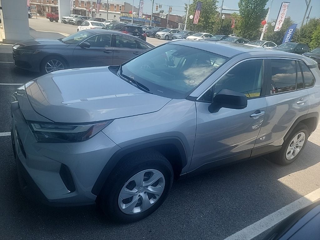 2025 Toyota RAV4 LE