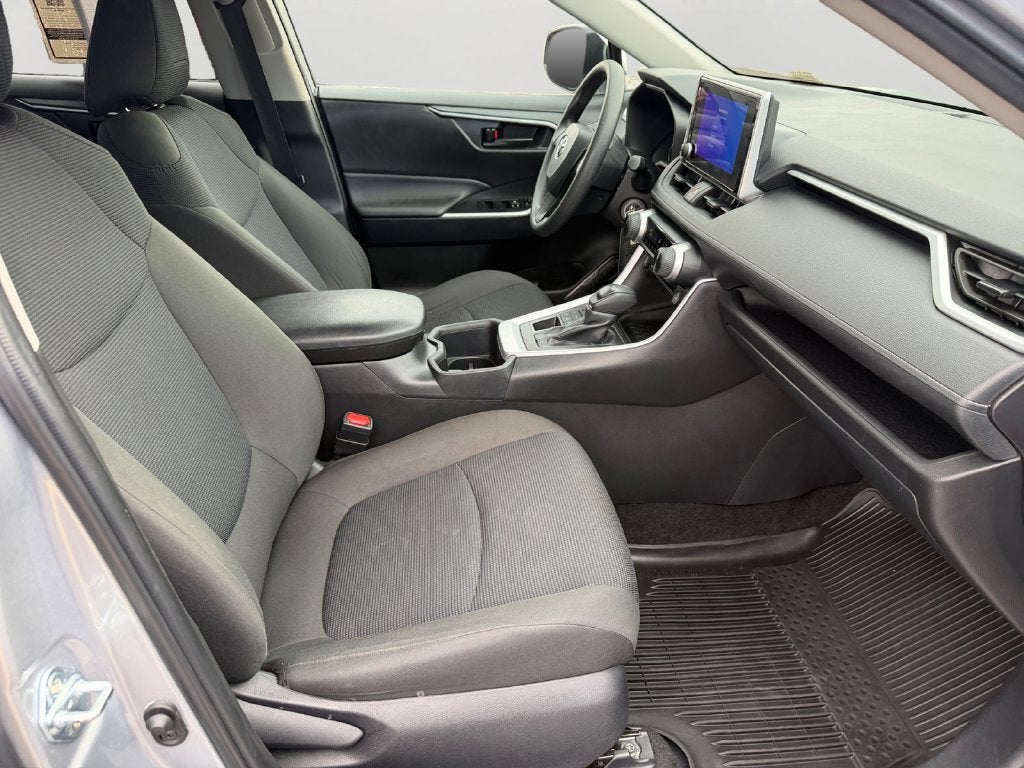 2025 Toyota RAV4 12