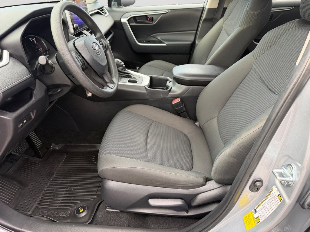 2025 Toyota RAV4 23