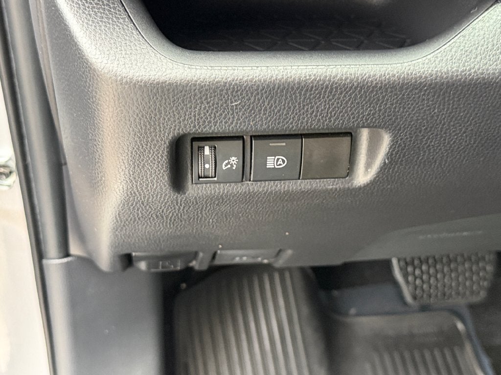 2025 Toyota RAV4 30
