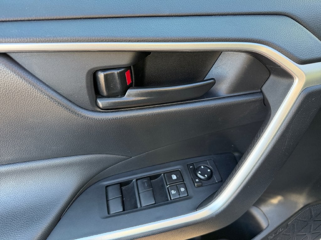 2025 Toyota RAV4 Hybrid LE AWD