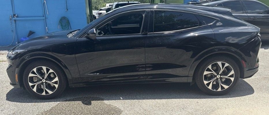 2022 Ford Mustang Mach-E Premium 1 OWNER / CLEAN CARFAX