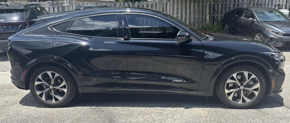2022 Ford Mustang Mach-E Premium 1 OWNER / CLEAN CARFAX