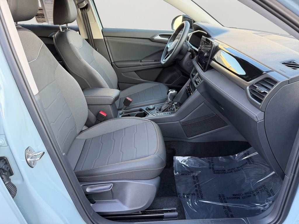 2025 Volkswagen Taos 1.5T SE Black Low Miles