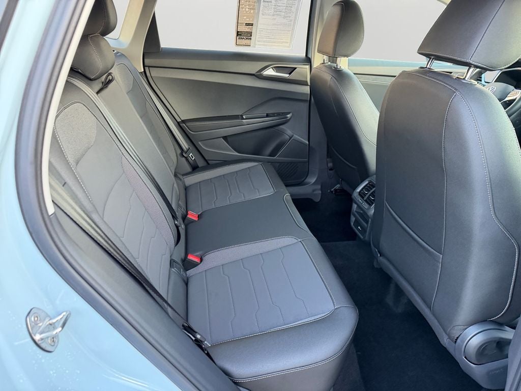 2025 Volkswagen Taos 1.5T SE Black Low Miles