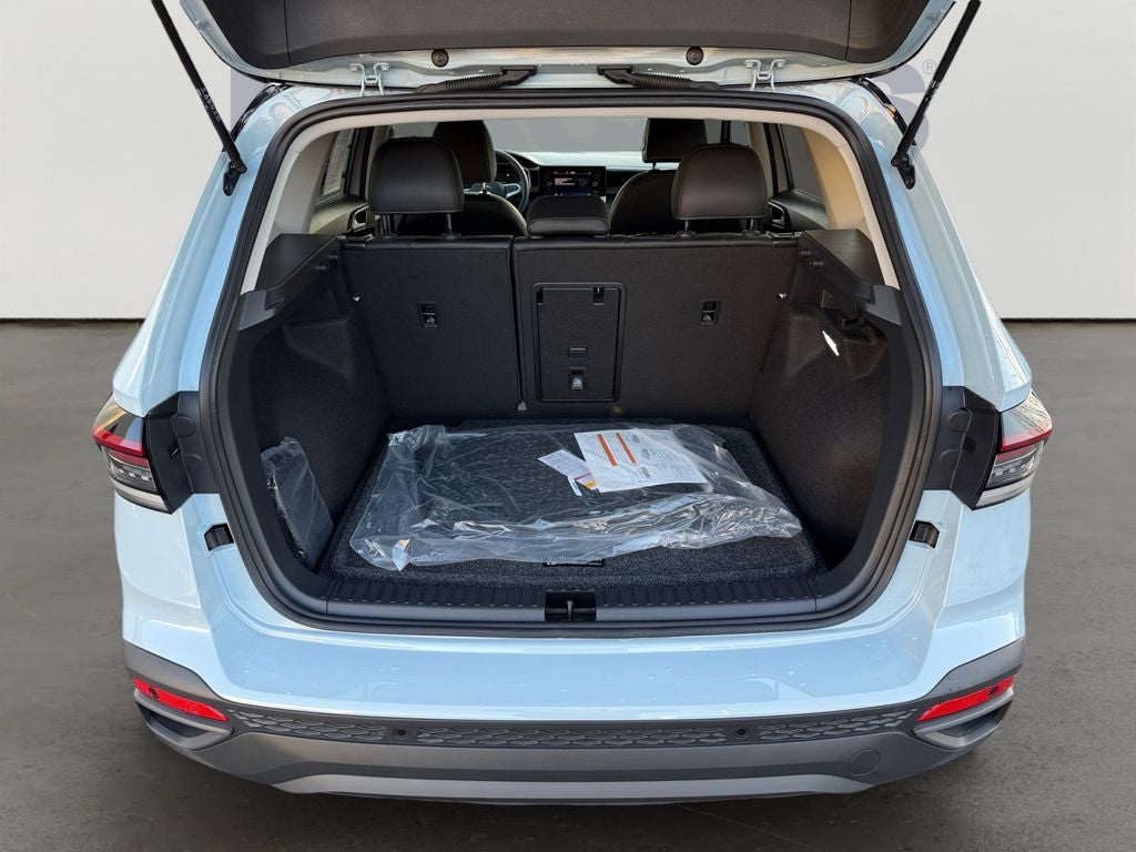 2025 Volkswagen Taos 1.5T SE Black Low Miles