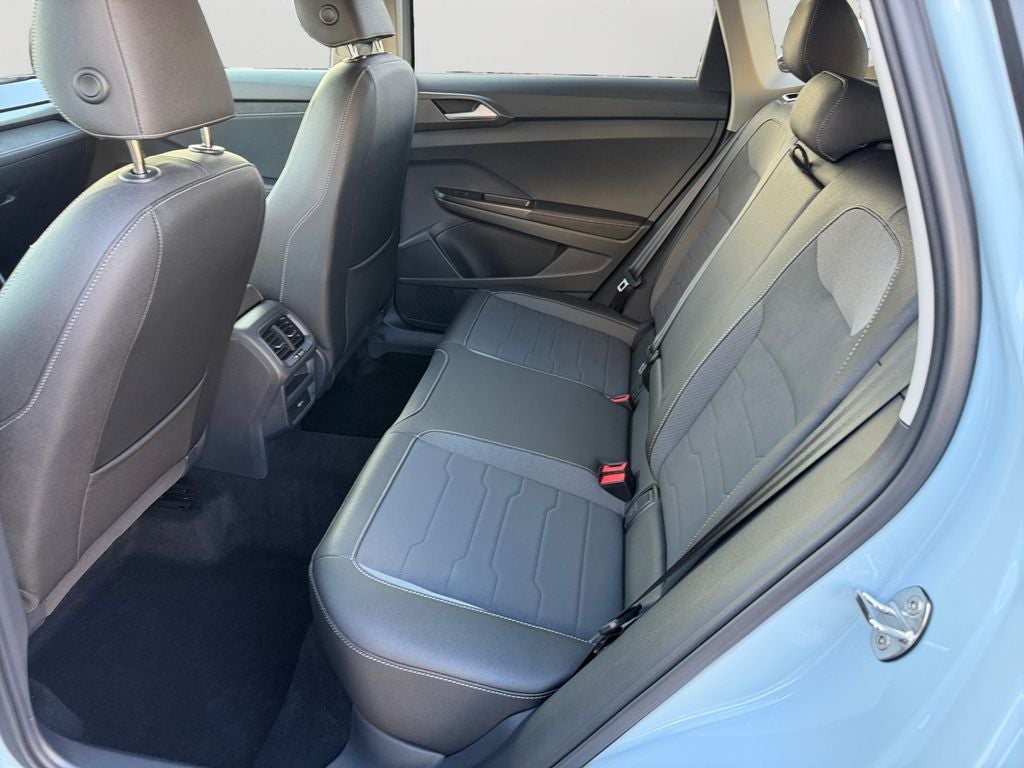 2025 Volkswagen Taos 1.5T SE Black Low Miles