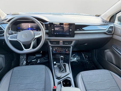 2025 Volkswagen Taos 1.5T SE Black Low Miles