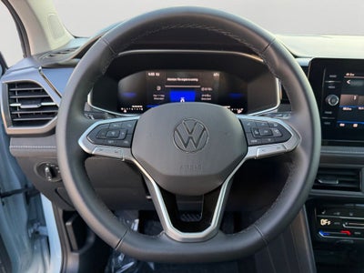 2025 Volkswagen Taos 1.5T SE Black Low Miles