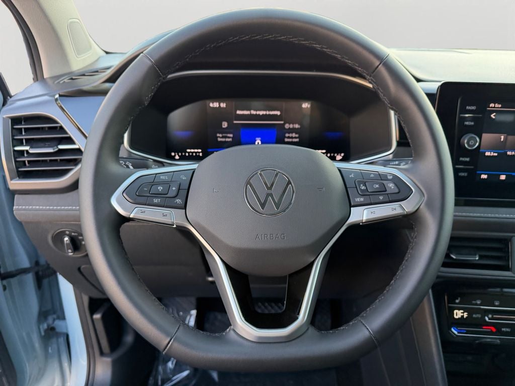 2025 Volkswagen Taos 1.5T SE Black Low Miles