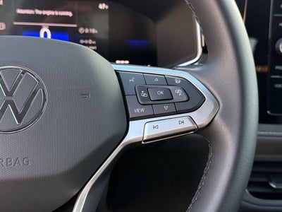 2025 Volkswagen Taos 1.5T SE Black Low Miles