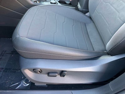 2025 Volkswagen Taos 1.5T SE Black Low Miles