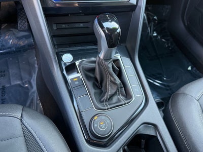 2025 Volkswagen Taos 1.5T SE Black Low Miles