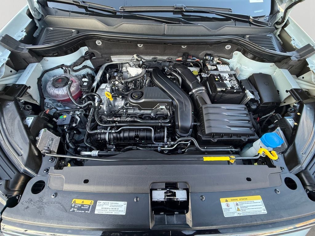 2025 Volkswagen Taos 1.5T SE Black Low Miles