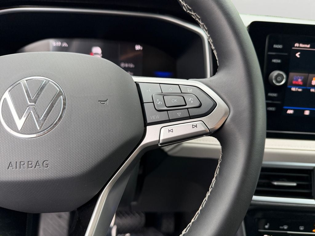 2025 Volkswagen Taos 1.5T SE CLEAN CARFAX