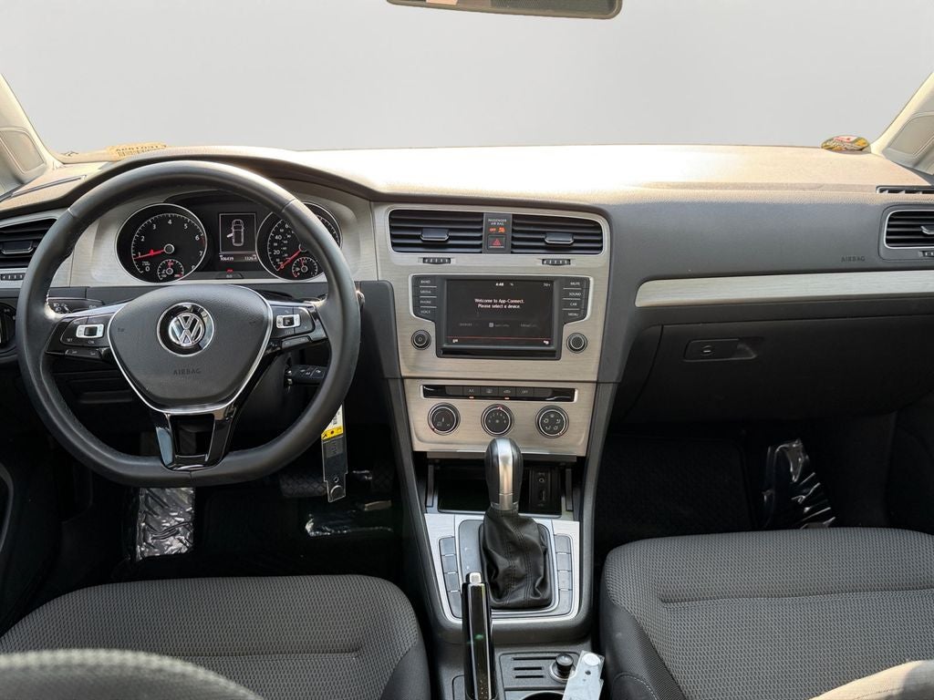 2016 Volkswagen Golf SportWagen S