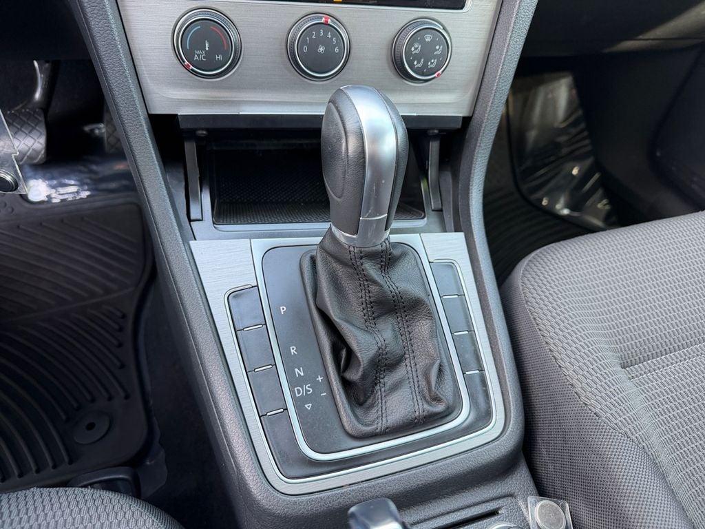 2016 Volkswagen Golf SportWagen S