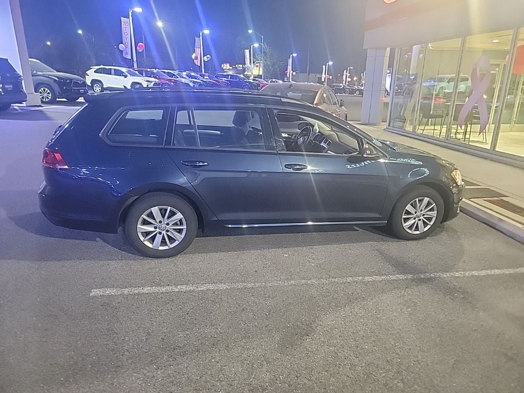 2016 Volkswagen Golf SportWagen S