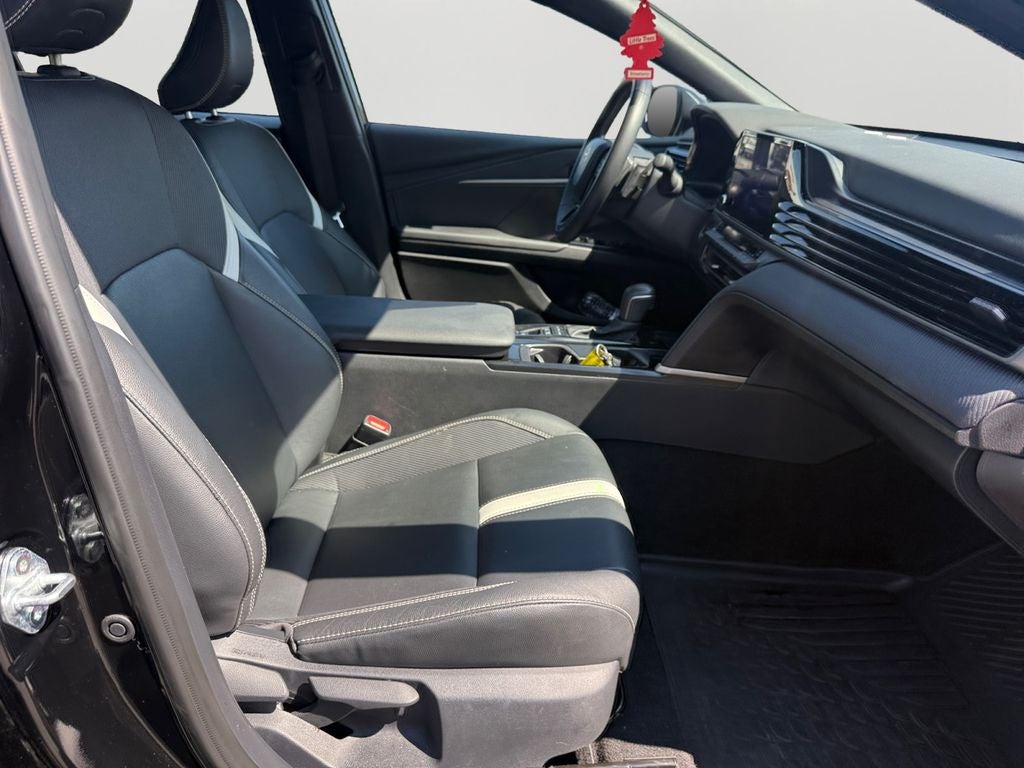 2025 Toyota Camry SE W/ Apple Car Play