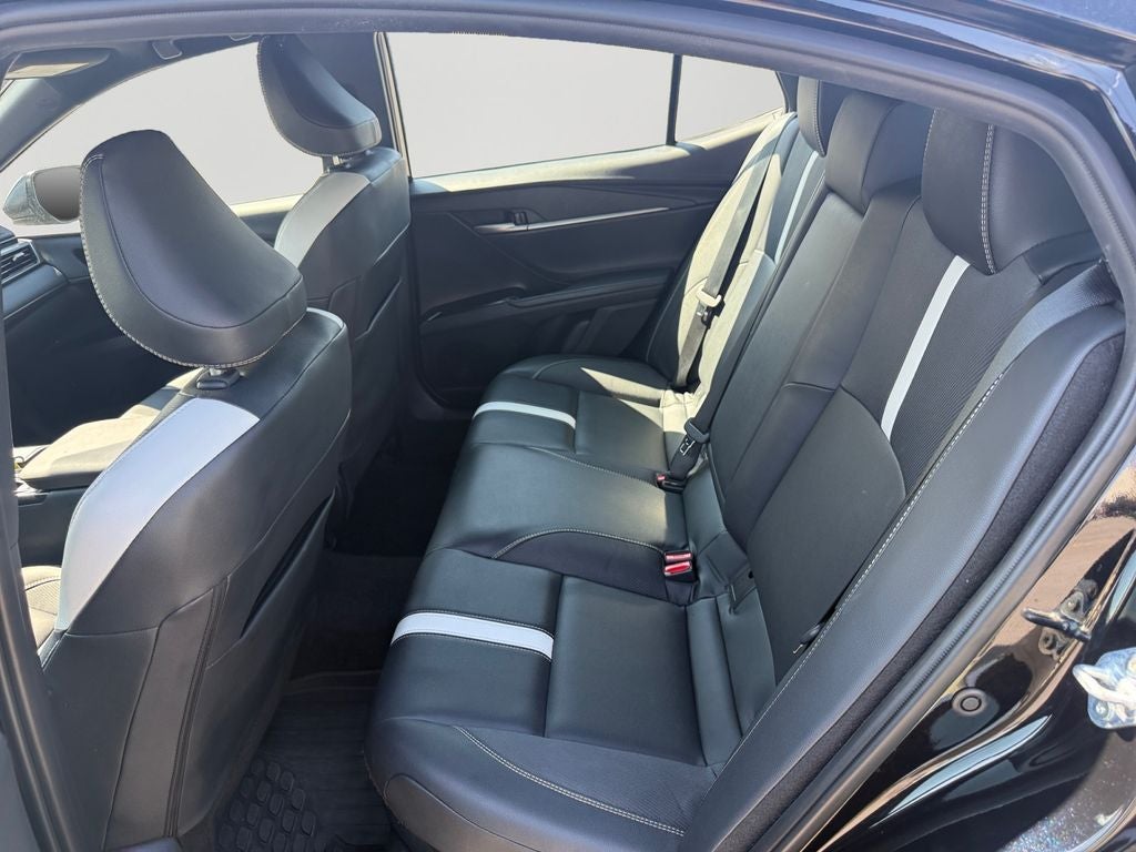 2025 Toyota Camry SE W/ Apple Car Play