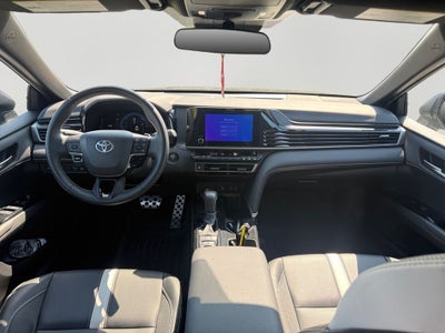 2025 Toyota Camry SE W/ Apple Car Play