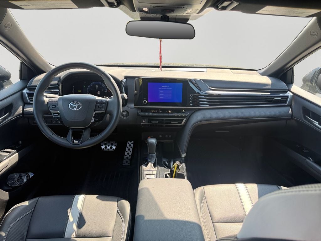 2025 Toyota Camry SE W/ Apple Car Play