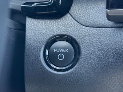 2025 Toyota Camry SE W/ Apple Car Play