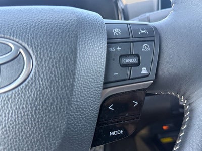 2025 Toyota Camry SE W/ Apple Car Play