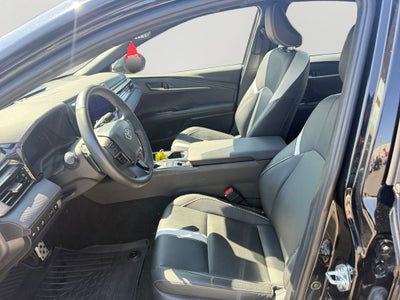2025 Toyota Camry SE W/ Apple Car Play