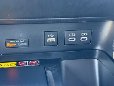 2025 Toyota Camry SE W/ Apple Car Play