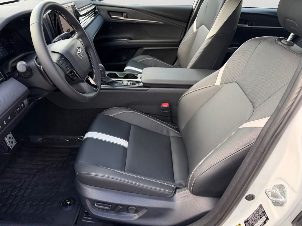 2026 Toyota Camry SE HEATED FRONT SEATS / 12.3" TOYOTA MULTIMEDIA AUDIO