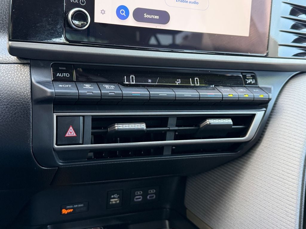 2026 Toyota Camry SE CLEAN CARFAX 1 OWNER