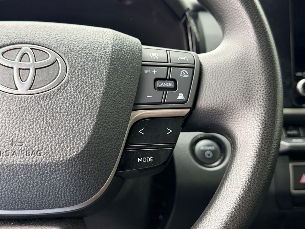 2025 Toyota Camry LE CLEAN CARFAX 1 OWNER