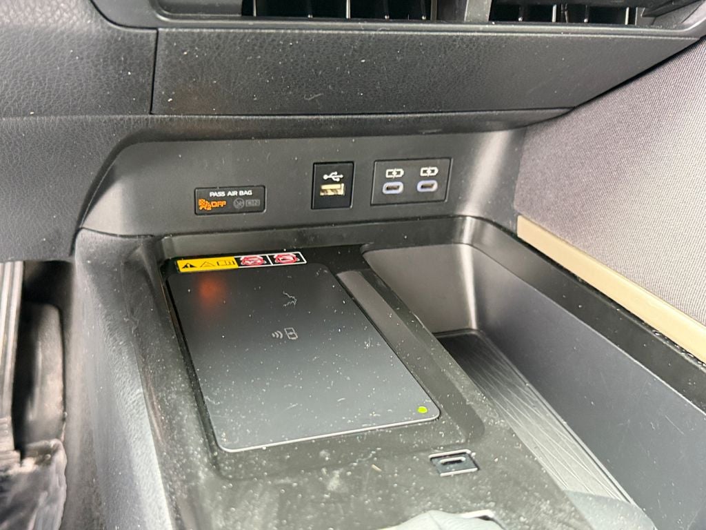 2025 Toyota Camry LE CLEAN CARFAX 1 OWNER