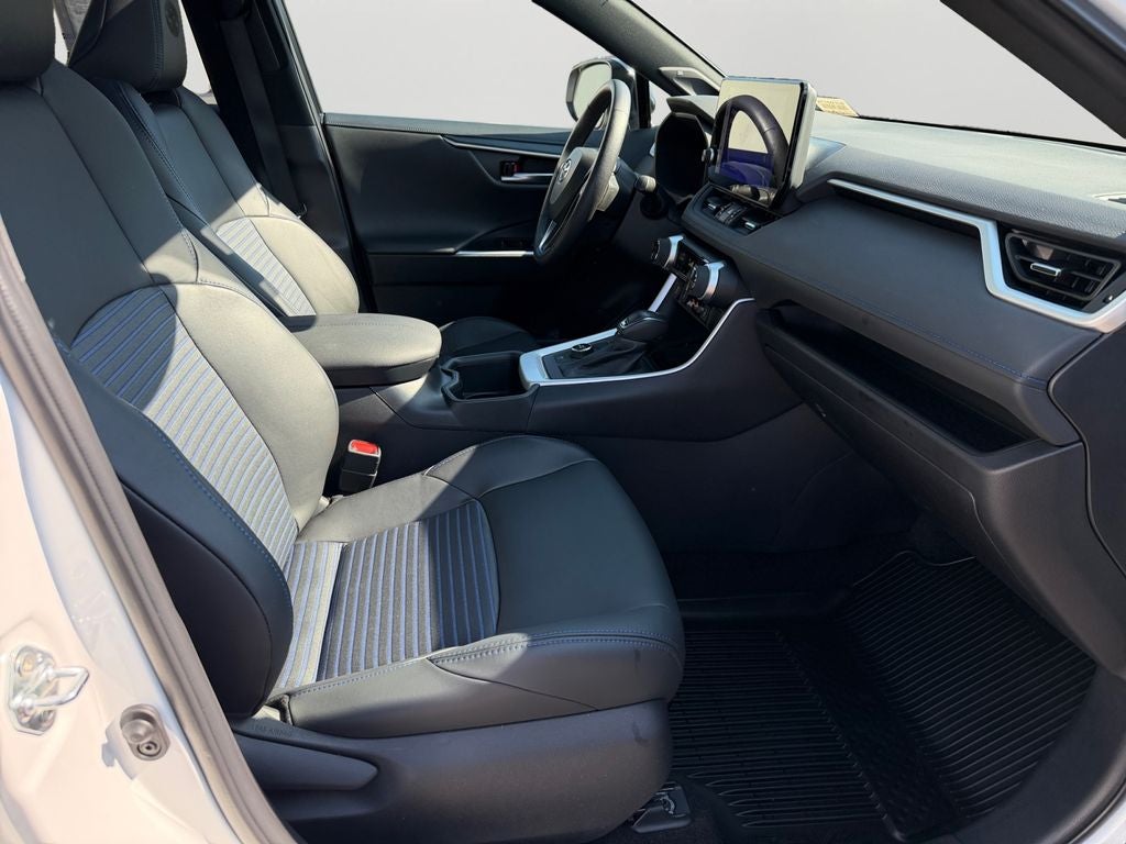 2025 Toyota RAV4 Hybrid XSE