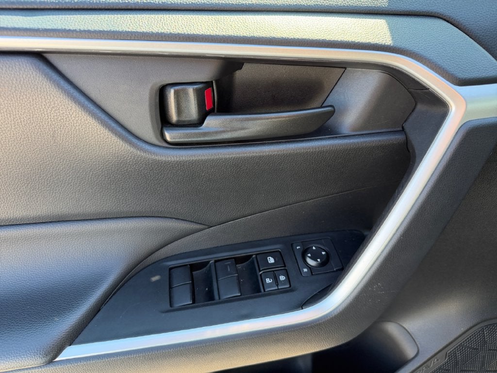 2025 Toyota RAV4 Hybrid LE AWD