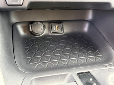 2025 Toyota RAV4 Hybrid XLE HYBRID / CLEAN CARFAX / 1 OWNER