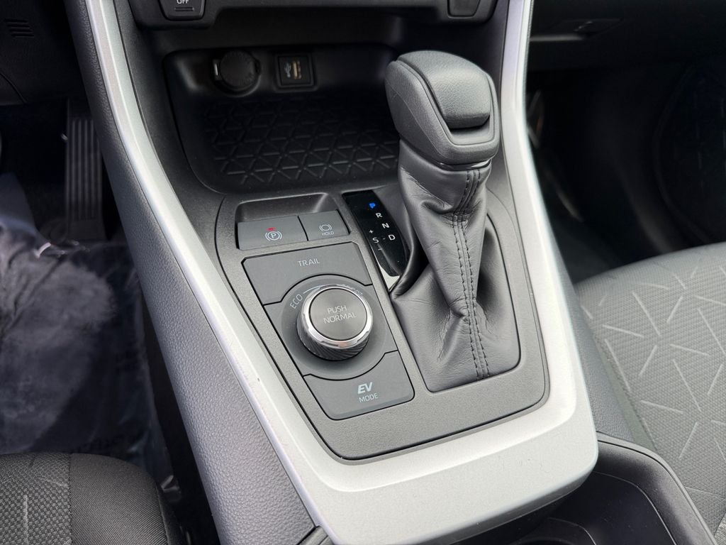 2025 Toyota RAV4 Hybrid XLE HYBRID / CLEAN CARFAX / 1 OWNER