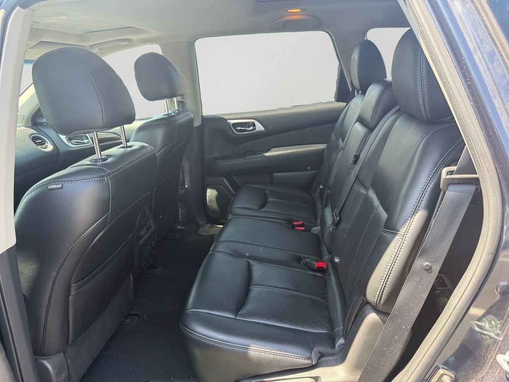 2016 Nissan Pathfinder Platinum 1 OWNER / CLEAN CARFAX