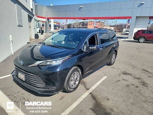 2021 Toyota Sienna LE 8 Passenger