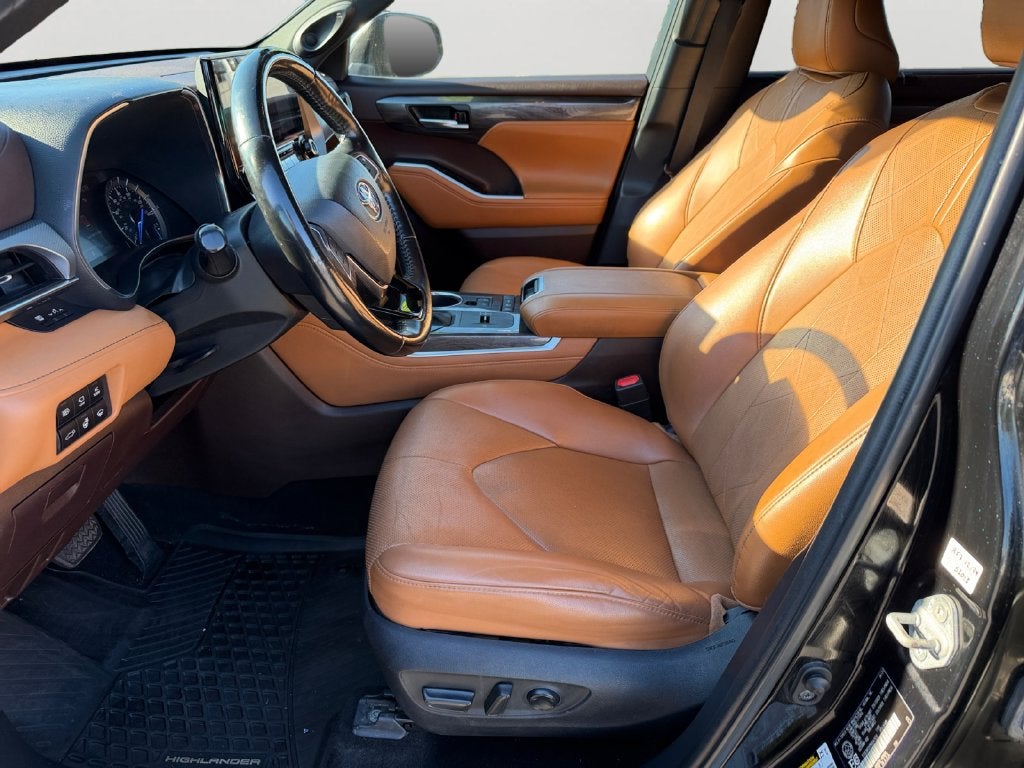 2021 Toyota Highlander Hybrid Platinum