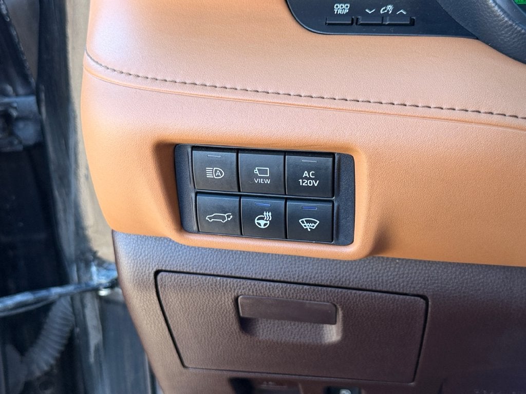 2021 Toyota Highlander Hybrid Platinum