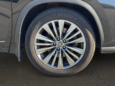 2021 Toyota Highlander Hybrid Platinum