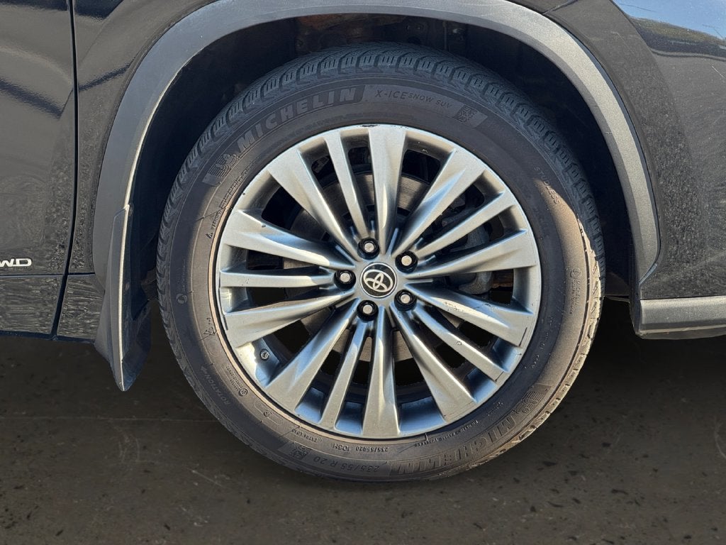 2021 Toyota Highlander Hybrid Platinum
