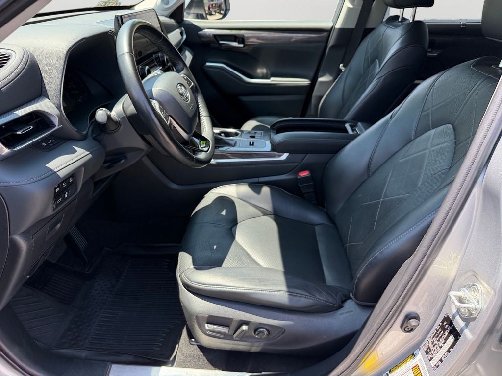 2023 Toyota Highlander Hybrid Platinum JBL AUDIO / PANO ROOF / 360 VIEW MONITOR